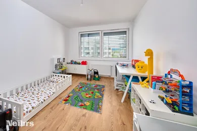 Na predaj 3-izbový byt, 90 m², Bratislava-Záhorská Bystrica