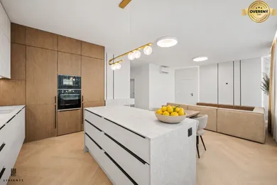 Na predaj 4-izbový byt, 133 m², Bratislava-Ružinov, Komárnická