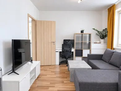 Na prenájom 1-izbový byt, 35 m², Pezinok, Myslenická