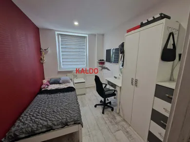 Na predaj 4-izbový byt, 73 m², Trnava, Ulica Jána Hajdóczyho