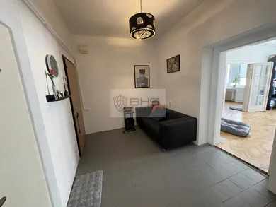 Na predaj 4-izbový byt, 113 m², Bratislava-Staré Mesto, Grösslingova