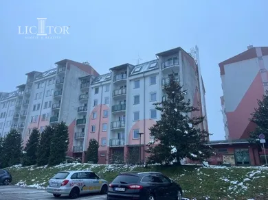 Mieszkania na wynajem, 2-pokojowe, Žilina · €144 000