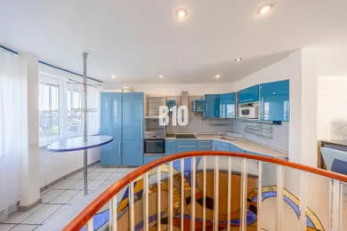 Na predaj 4-izbový byt, 144 m², Bratislava-Staré Mesto, Záhradnícka