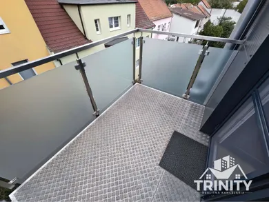 Na prenájom 2-izbový byt, 68 m², Nové Zámky, centrum