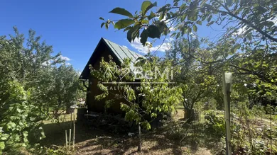 Na predaj pozemok, 385 m², Banská Bystrica