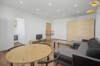 Na prenájom 2-izbový byt, 48 m², Bratislava-Petržalka, Hálova