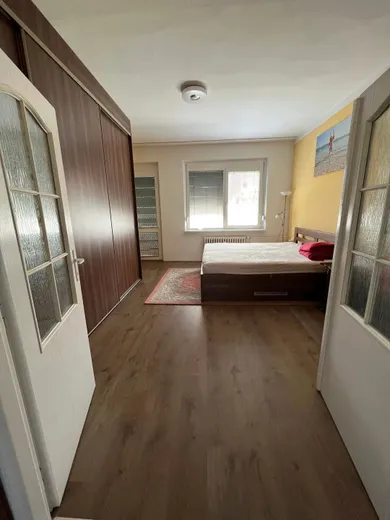 Na predaj 3-izbový byt, 93 m², Bratislava-Rača, Dopravná
