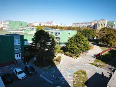 Na predaj 3-izbový byt, 67 m², Bratislava-Petržalka, Budatínska