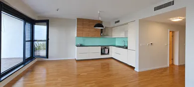 Na predaj 3-izbový byt, 99 m², Bratislava-Nové Mesto, Na varte