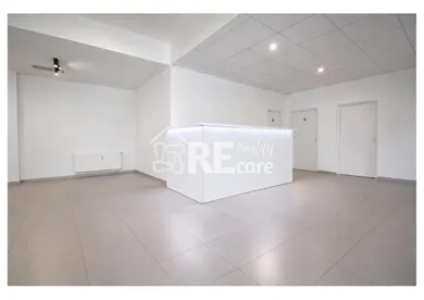 Na prenájom komerčné, 19 m², Bratislava-Petržalka, Šustekova