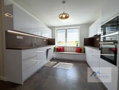Na predaj 6-izbový dom, 174 m², Krásno