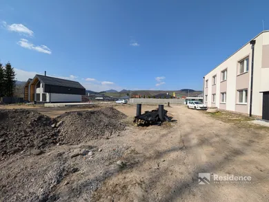 Na predaj pozemok, Bešeňová