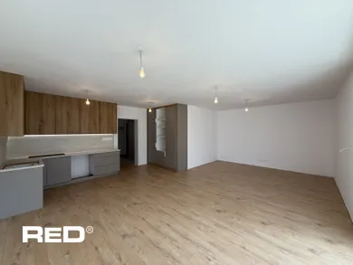 Квартири в оренду, 2-кімнатні, Bytča · €850
