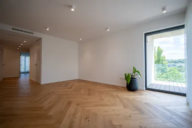 Na predaj 3-izbový byt, 101 m², Bratislava-Staré Mesto
