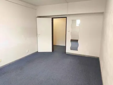 Na prenájom komerčné, 21 m², Bratislava-Rača, Púchovská