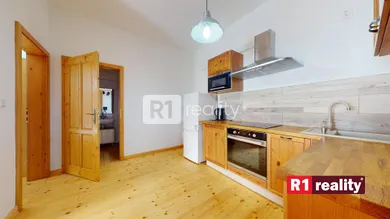 Na predaj 7-izbový dom, Dubovany