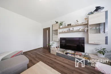 Na predaj 3-izbový byt, 70 m², Senec, -