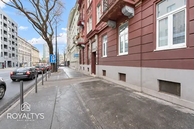 Komerčné priestory na prenájom, Bratislava-Staré Mesto · €1 200