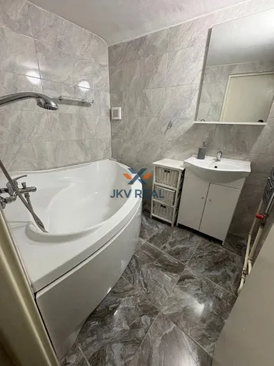 Na prenájom 2-izbový byt, 57 m², Zvolen, Borovianska