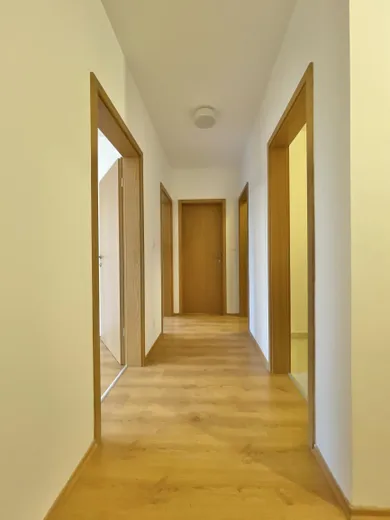 Na predaj 5-izbový byt, 152 m², Bratislava-Ružinov, Hrachová