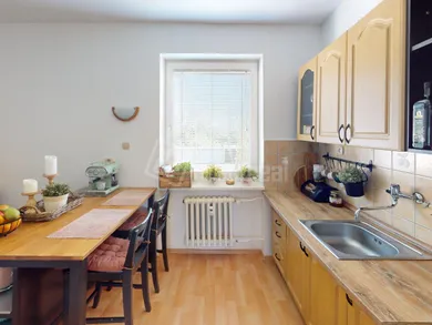 Na predaj 4-izbový byt, 80 m², Bratislava-Vajnory, Tomanova