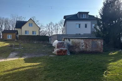 Na predaj dom, 350 m², Košeca, Hlavná
