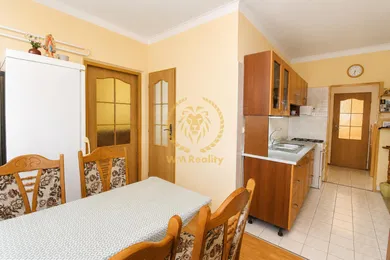 Na predaj 3-izbový byt, 58 m², Hlohovec, SNP