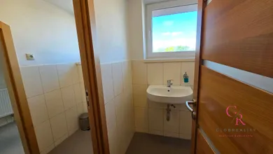 Na prenájom komerčné, 170 m², Levice, Koháryho ul.