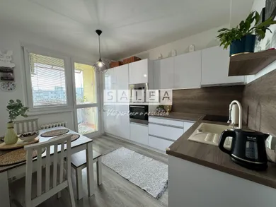 Na prenájom 3-izbový byt, 80 m², Trnava, Na Hlinách