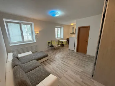 Na predaj 1-izbový byt, 27 m², Bratislava-Petržalka, Andrusovova