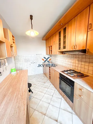 Byty na prenájom 3-izbový, Bratislava-Petržalka · €830