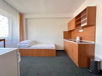 Na prenájom 1-izbový byt, 40 m², Bratislava-Rača, Mudrochova