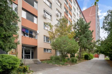 Byty na predaj 3-izbový, Bratislava-Petržalka · €275 000
