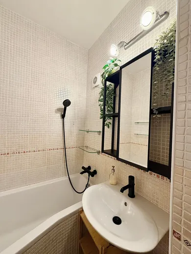 Na predaj 3-izbový byt, 74 m², Bratislava-Petržalka, Mlynarovičova