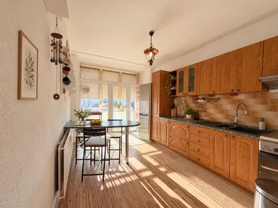 Na predaj 3-izbový byt, 70 m², Banská Bystrica, Starohorská