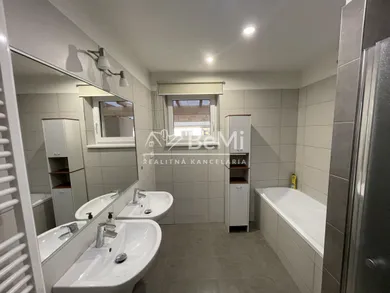 Na predaj 4-izbový dom, 107 m², Dulova Ves, Jarná 57