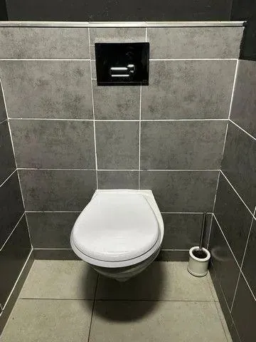 Na prenájom komerčné, 119 m², Bratislava-Petržalka