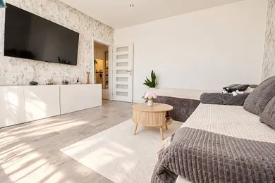 Na predaj 3-izbový byt, 64 m², Bratislava-Petržalka, Šustekova