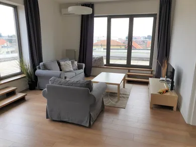 Na prenájom 3-izbový byt, 90 m², Nitra, Hodžova