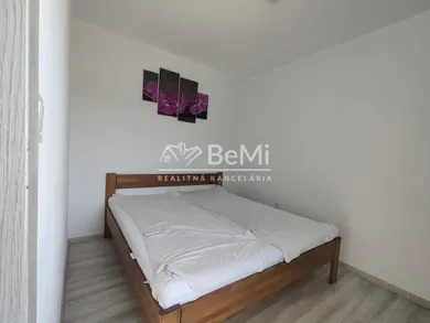 Na prenájom 2-izbový byt, 40 m², Tlmače, Lipník