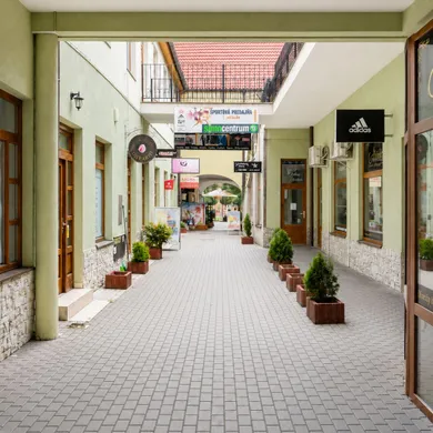 Lokale komercyjne na wynajem, Topoľčany · €290