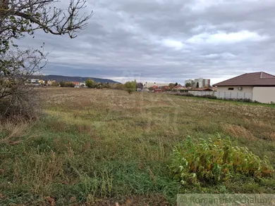 Na predaj pozemok, Štúrovo