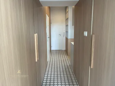 Na predaj 3-izbový byt, 77 m², Bratislava-Nové Mesto, Riazanská