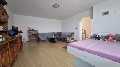 Na predaj 4-izbový dom, 300 m², Moravský Svätý Ján, Záhradná ulica