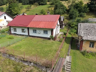 Na predaj 3-izbový dom, 482 m², Žakarovce, Žakarovská
