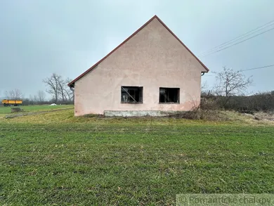 Na predaj dom, Vrbová nad Váhom