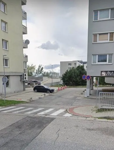 Obiekty na sprzedaż, Bratislava-Karlova Ves · €26 000