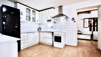 Na predaj 3-izbový dom, 138 m², Veľké Úľany, Školská