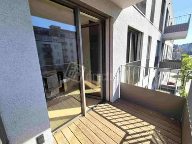 Na prenájom 2-izbový byt, 37 m², Bratislava-Nové Mesto, Račianska