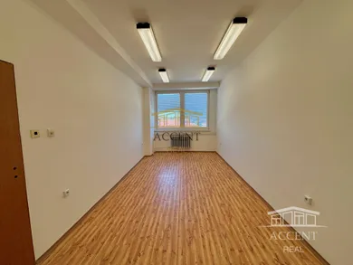 Na prenájom objekt, 20 m², Malacky, Duklianskych hrdinov
